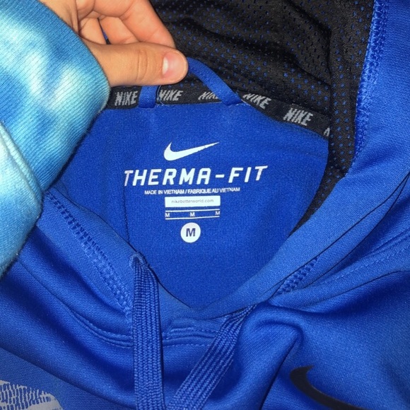 nike boy hoodie - Picture 2 of 3